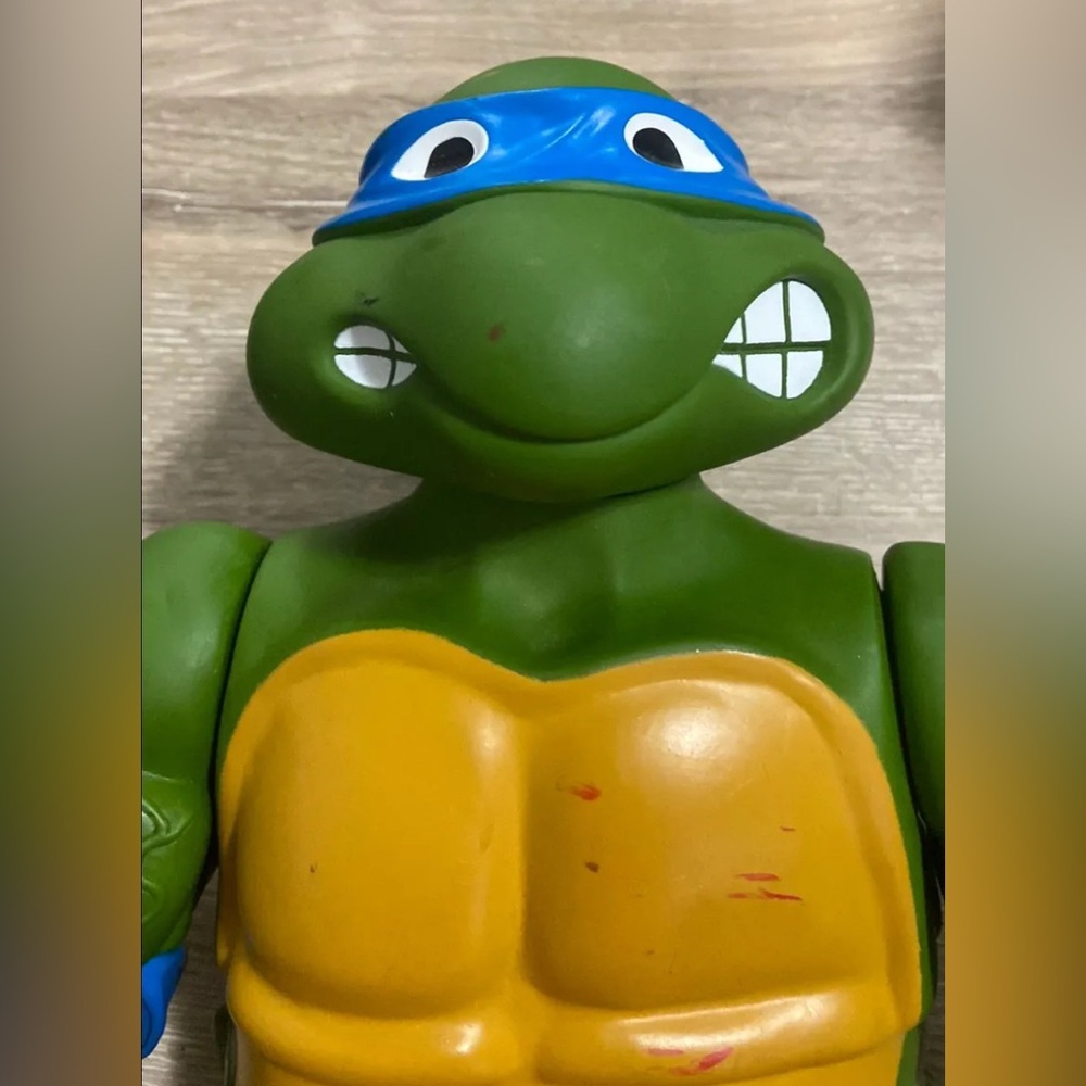 1989 Playmates Giant TMNT Teenage Mutant Ninja Turtles Leo 13" Action Figure